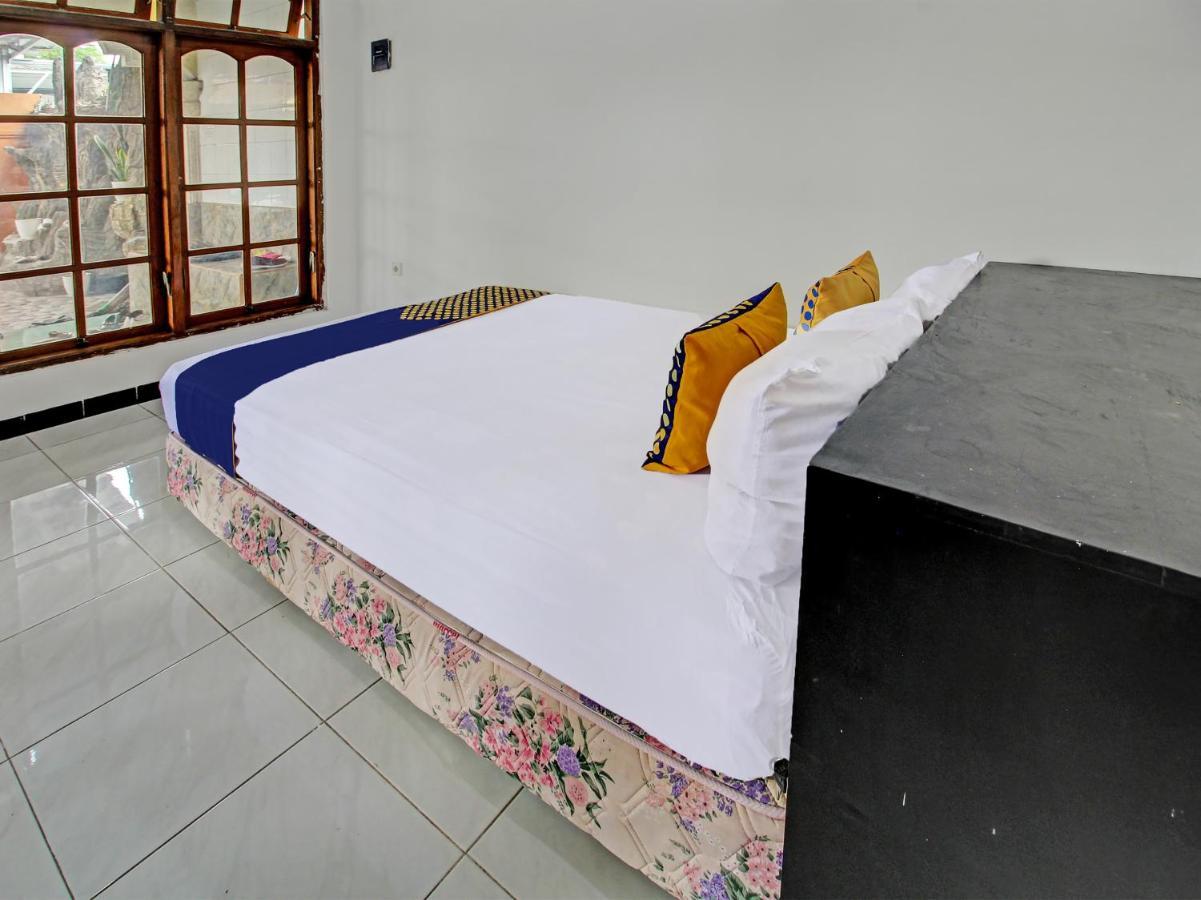 Oyo 92123 Chikam House Syariah Hotell Kediri  Eksteriør bilde